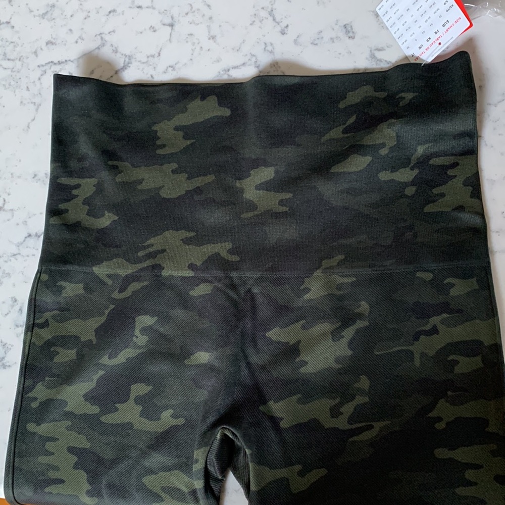NWT Spanx look at me now leggings
